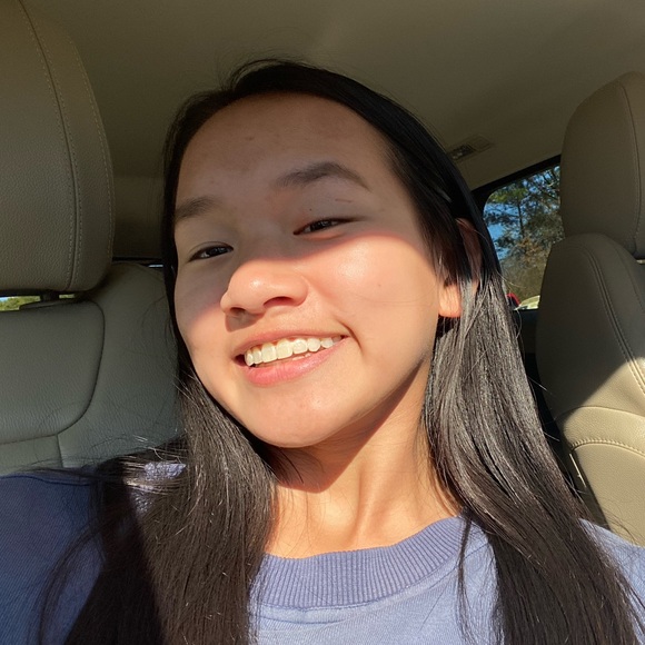 Meet your Posher, Amanda - Picture 2 of 2